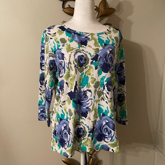 C & K Designs Shirt NWT Size Medium 3/4 length sleeves - Picture 1 of 2